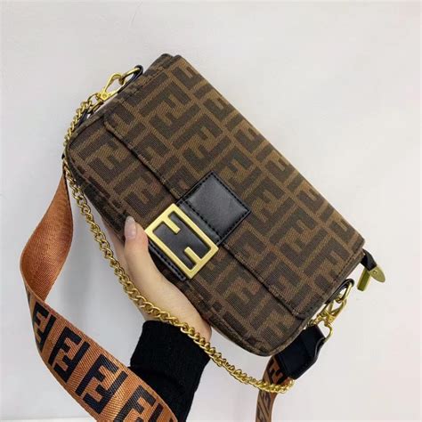 fendi saco